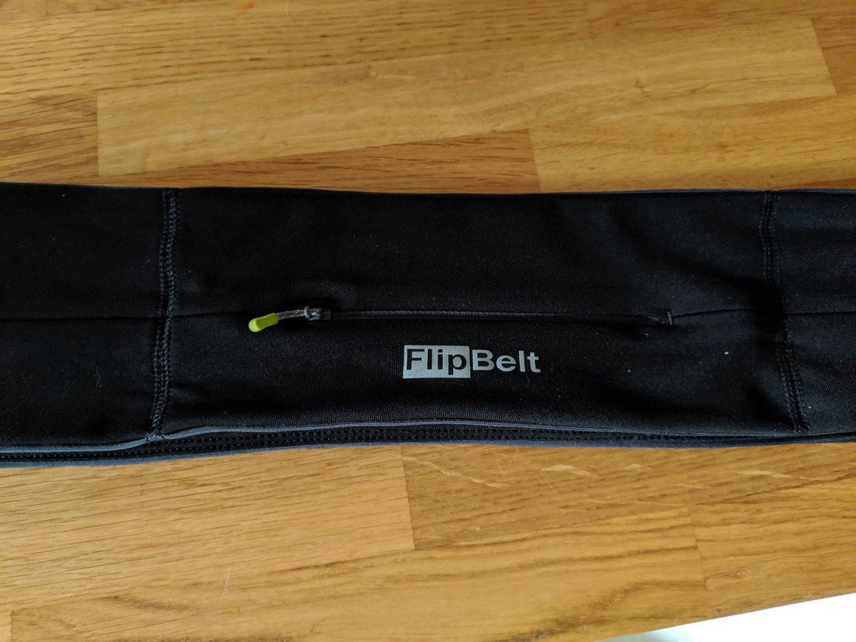 By far the best piece of running kit I've ever had! Perfect for a large phone, gel, water, keys, cash and cards. Didn't get on with arm phone holders as I've got a large phone and it feels like having a laptop strapped to your arm! <a href="/FlipBelt/">FlipBelt</a> #ukrunchat <a href="/theflipbeltUK/">FLIPBELTUK</a>