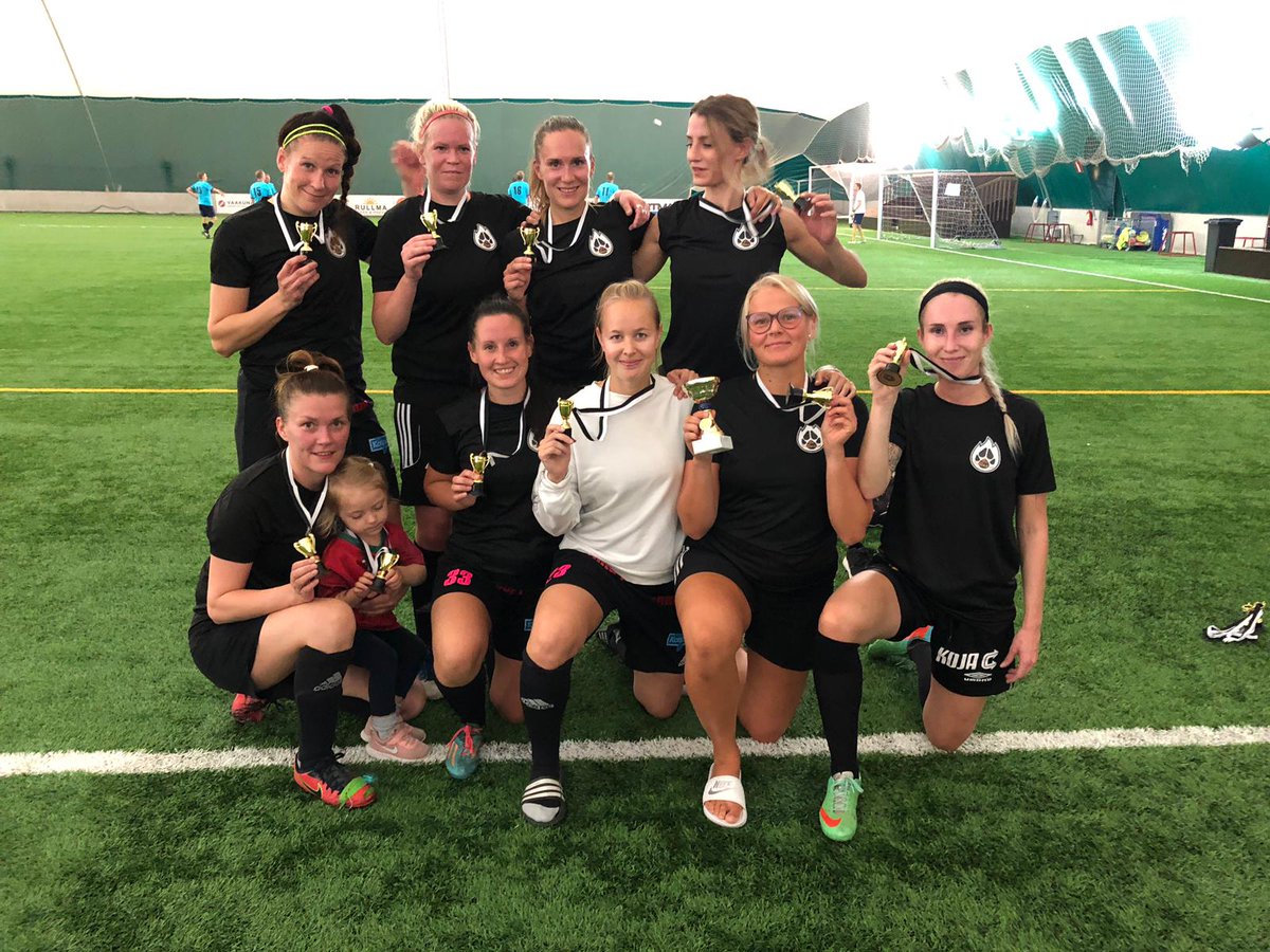 Vaasan Puulaakiliigan naisten sarjan mestarit vuosimallia 2019.

FC Tulitassut

Vaasan Erotuomarikerho r.y. onnittelee voittajia!!! 
🥳👍🏻😊🏆🥇