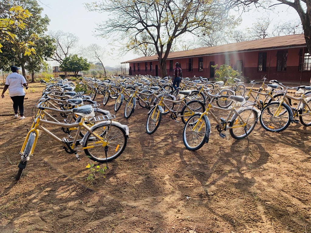 MbalulaFikile's tweet photo. Today I handover 452 bicycles to learners from 10 schools in Vuwani. 

The Shova Kalula Bicycle Programme is one of the Department of Transport’s interventions to deal with scholar transport challenges in the country. https://t.co/ITWmcvsj9z