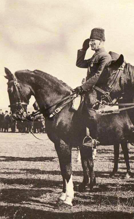 ciftpelin's tweet photo. Nesilden nesile bu zafer, gururla anlatılacak. İlelebet!
#30Agustos Zafer Bayramımız kutlu olsun🇹🇷 https://t.co/ahhfWZEnpx