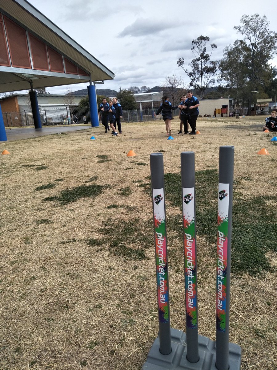 GayanLoku's tweet photo. It was great to be out at Wellington Public School today conducting a Sporting Schools Program. So much talent on display.  #Cricket #sportingschools #wellington #playcricket #farwest https://t.co/1pY43BIGsM