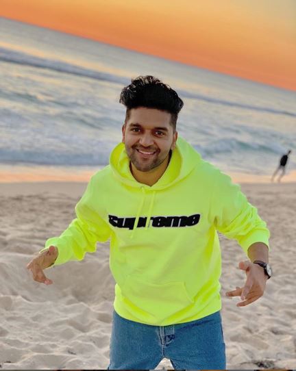 Bollywood Bee tweet media