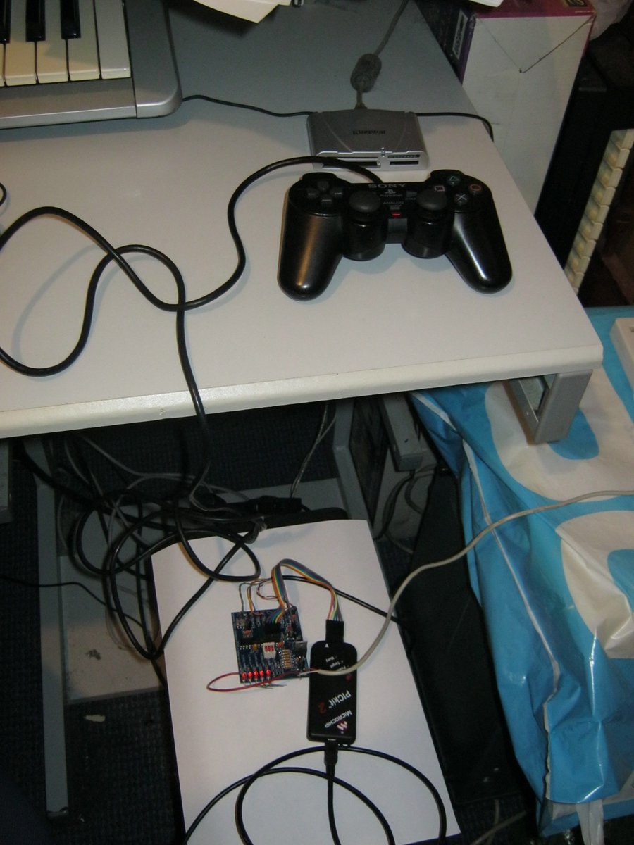 SkullKidUK's tweet photo. The #pscd32 is assembled and I'm working my fuzzy butt off writing the firmware for it. #amigacd32 #amiga #cd32 #pic #picmicro #hardware #microcontroller
Soldered some LEDs to the CD32 output side to act as test indicators while I'm working on the PS2 input side. https://t.co/4mqC02VgeO