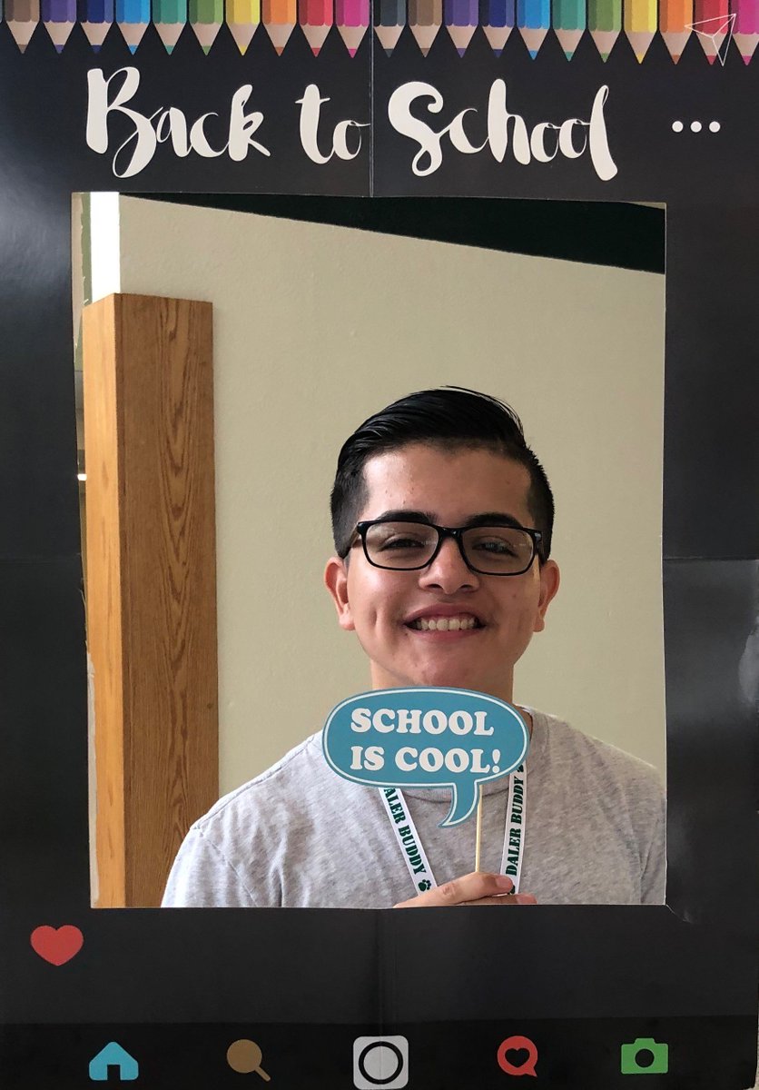 FHSDalers's tweet photo. 1-Welcome Farmingdale High School Class of 2023!! The @FHSDalers 2019 Freshman Orientation was "picture perfect!"  #DalerPride @WeAreDalers 😃😃 https://t.co/9YRSoM0Myw