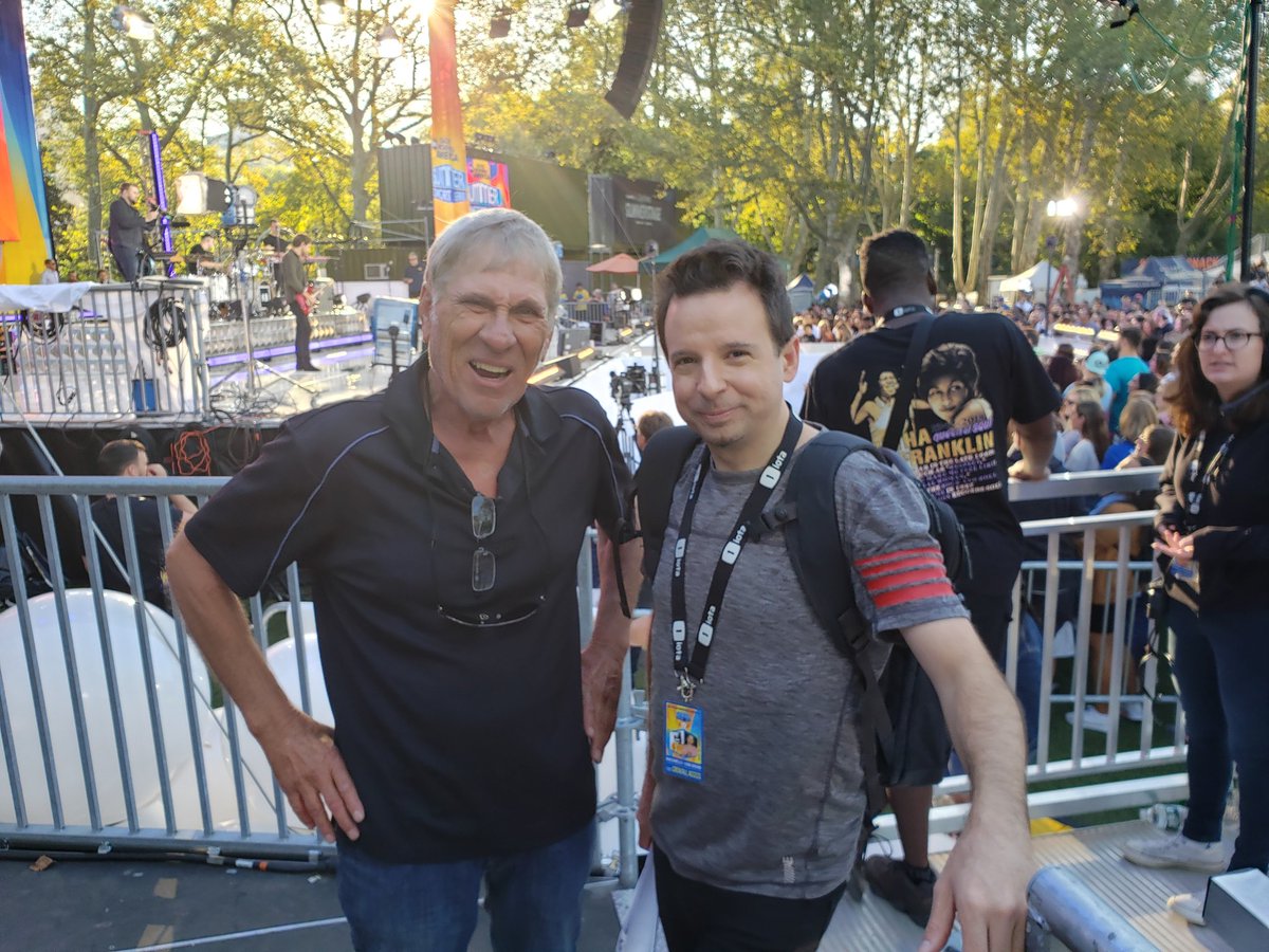 tmvan6's tweet image. #KaneBrownOnGMA Sunrise in Central Park with #RobKelly and #iota