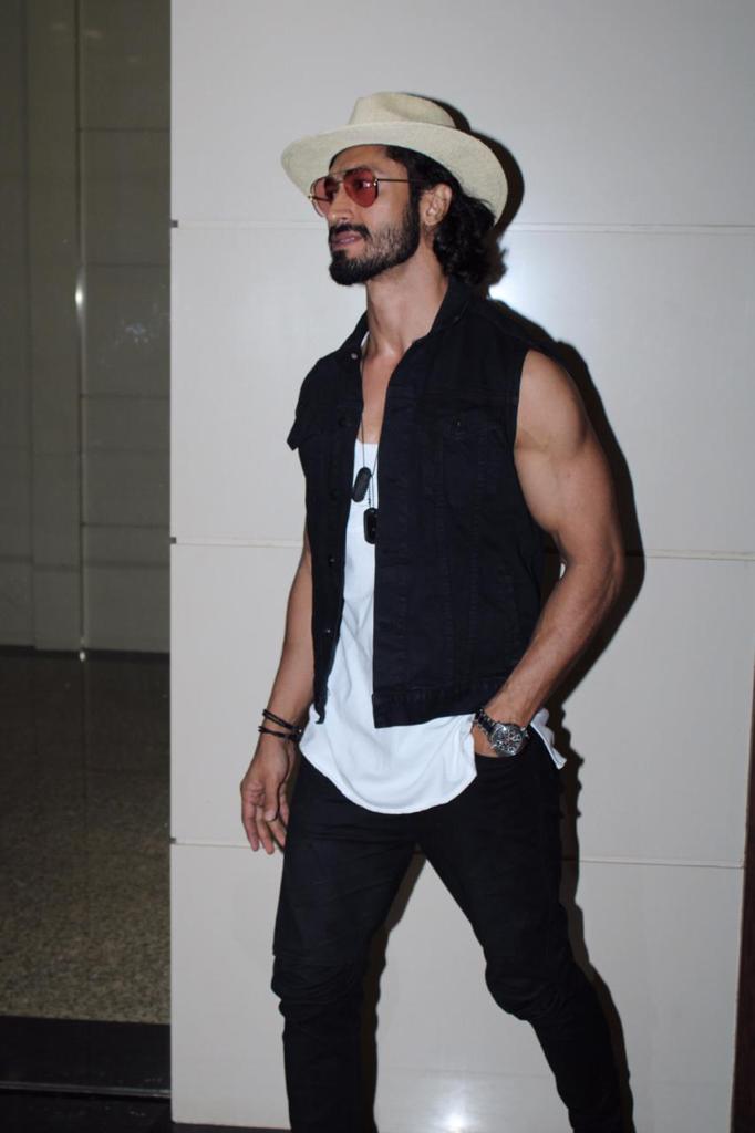 Bollywood Bee tweet media