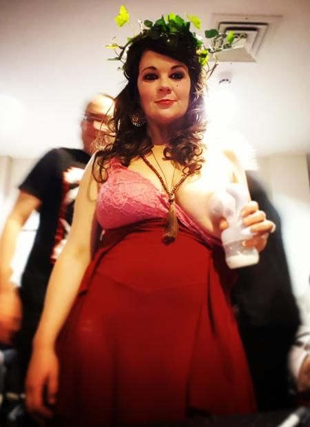 We're excited to host #JoBowis' exhibition all about breast feeding this weekend in the #DeliBar! Pop by this weekend to have a look, free entry. buff.ly/2NF78SU