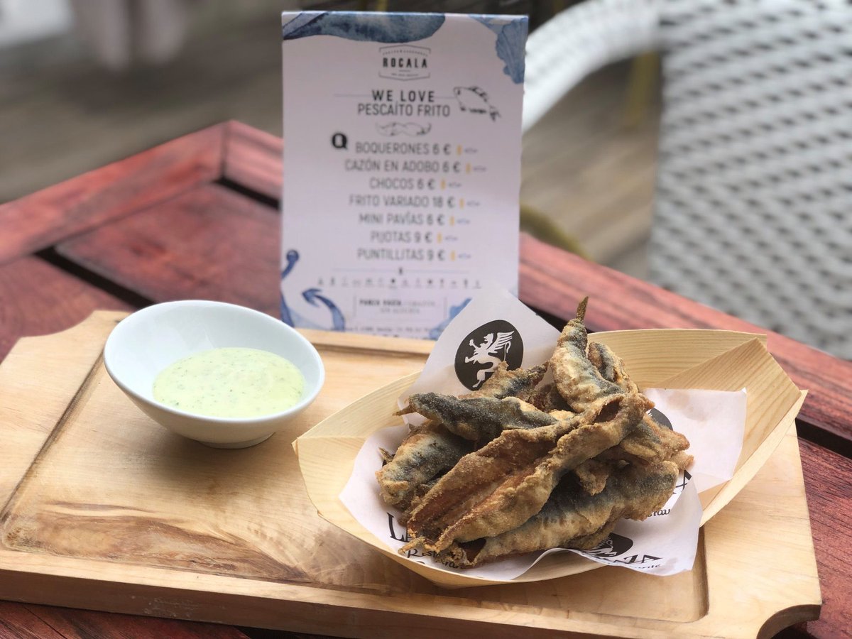 ¡Recordad que seguimos con #WeLovePescaítofrito! 🐟🐟🐟
Si te gustan estos platos típicos sevillanos, ¡ven a probarlos con el toque #Rocala! #gastrosevilla #gastronomy #comerensevilla #gastro #restaurantessevilla #sevillahoy #viernes #findesemana #ocio