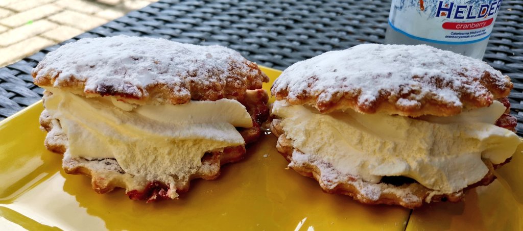 Mrs_ice_queen's tweet image. #IlOveMyBestFriend❤️💜❤️
#NotGoodForMe 🤤🤤🤤