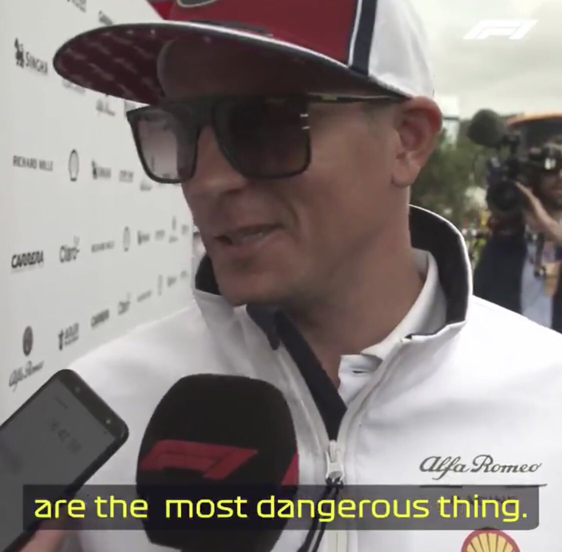 PierpaV's tweet photo. Quando ti chiedono se fai palestra.

#BelgianGP #F1 https://t.co/2VKgLVn1y6