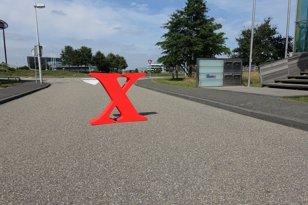 ilionx's tweet photo. ❌tra maatregel #3: Wegens code rood wordt de Hondiuslaan #Utrecht a.s. maandag afgesloten: alleen de 40(!) nieuwe medewerkers van ilionx komen langs de imposante wegafsluiting. 🚧 Tijdens onze onboarding zal Papendorp rood kleuren! Wij hebben er zin in! #becometheXpert https://t.co/v1xX1Oxbv3
