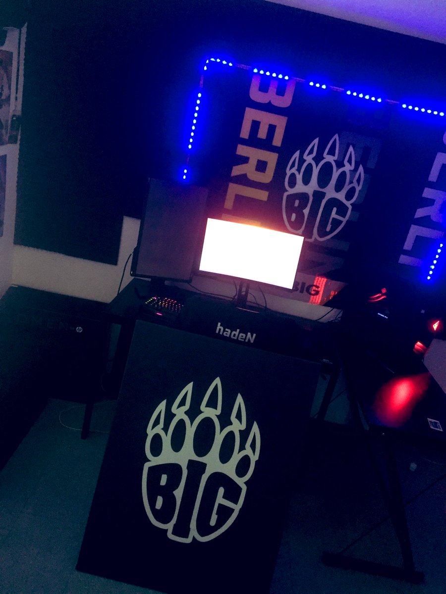 lehaden's tweet photo. 💥 GIVEAWAY 💥 
BIG Fans aufgepasst! 
Nach dem Umbau verlose ich nun meine SELFMADE BIG Leinwand! 
Oben drauf kommt, dass alle BIG Spieler unterschreiben werden🤩

How to join? 

✅ Follow @BIGCLANgg 
✅ Follow @LeHaden 
2⃣ Tag Two Friends 
🔁 Like&amp;Retweet 

GL&amp;HF #GoBIG https://t.co/hGqVc8Nltl