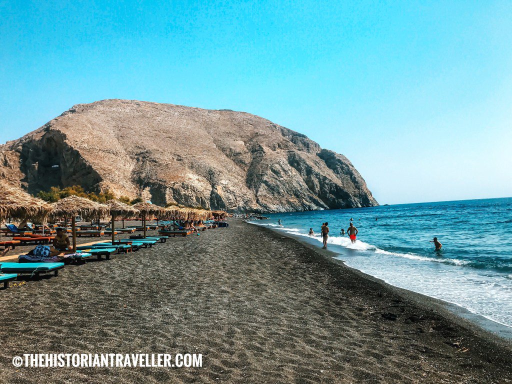 thehistoriantvl's tweet image. Perissa is one of the most charming villages to visit in Santorini for its black beaches and vivid nightlife. Discover this beautiful place with this guide! #santorini #travelguide #santorinivillages #visitgreece thehistoriantraveller.com/2019/08/30/5-a…