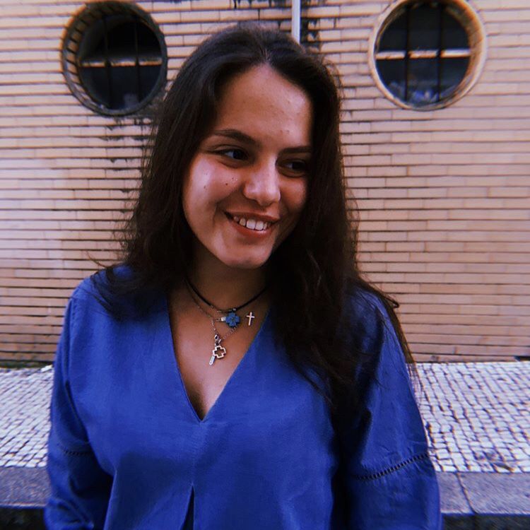 Meet the Volleyball committee!

Name: Beatriz Guimarães
Role: Secretary 
Course: 2nd Year Aerospace Engineering 
Position: Libero

#brunel #brunelvolleyball #bruneluniversity #brunelfreshers2019 #volleyball