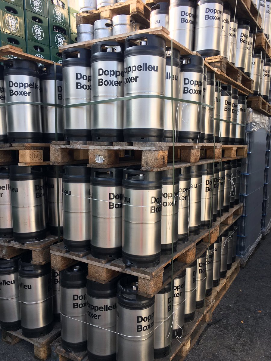 SenslerB's tweet photo. Wir sind unterwegs für euch! Abholung des Bière du Boxer ab der Quelle in Yverdon-les-Bains 😬🙌🏼 https://t.co/ke7H9cjhmO