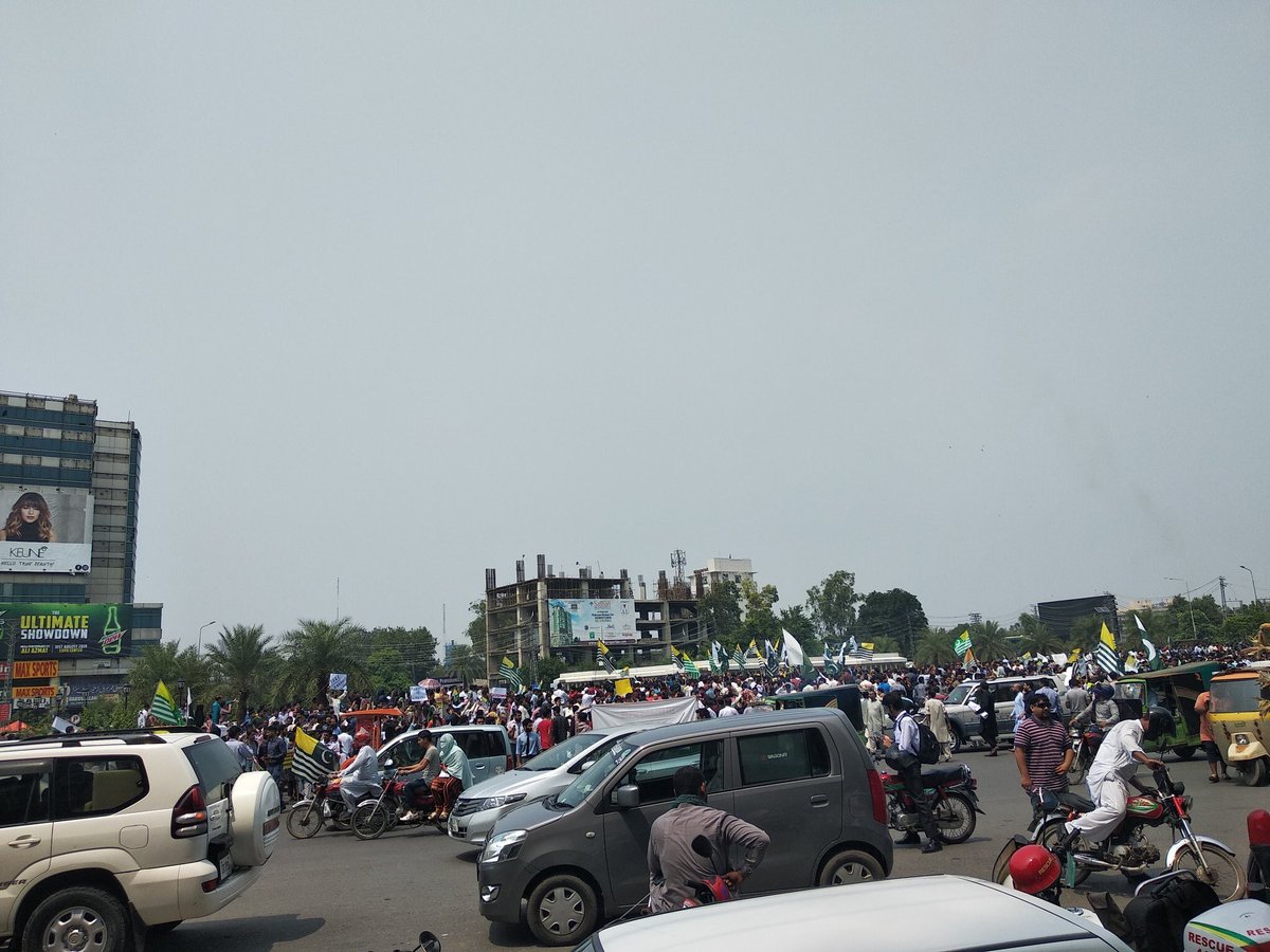 Umarhere73's tweet photo. Maybe the biggest protest in the history of Pakistan. #OneVoiceOneNation #KashmirHour https://t.co/YSqDHgwL9d