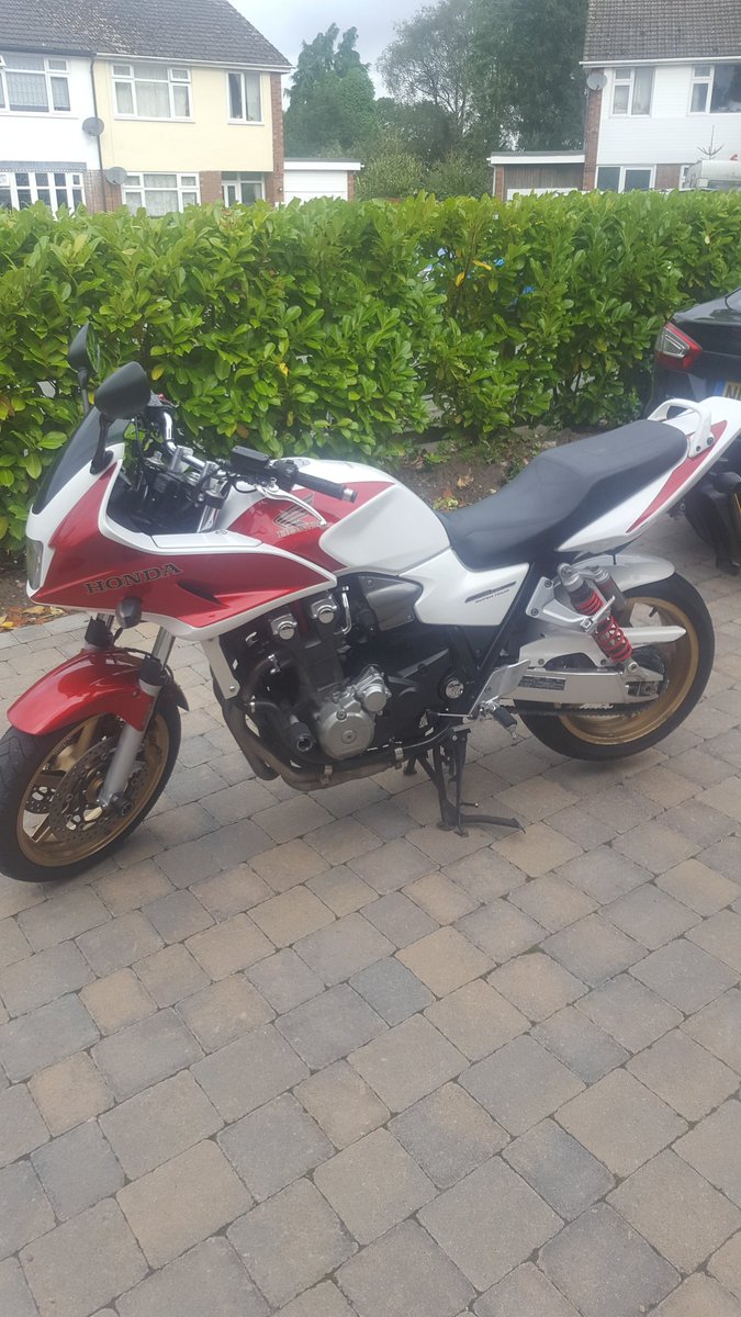 jma_bird's tweet photo. Such a busy week getting settled back at work. I almost forgot about the special someone in my life. Time for a cruise I think @HondaUKBikes https://t.co/CkQWgn1Etq
