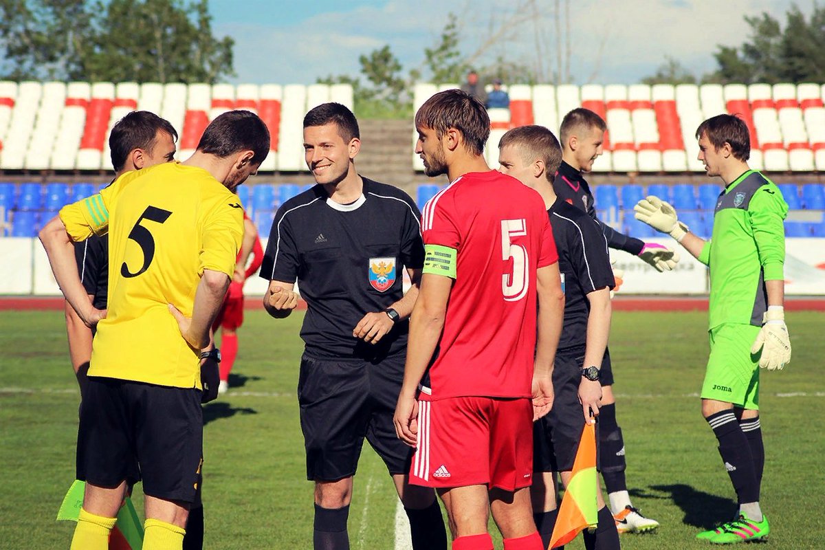 fculvolga's tweet photo. «Волгу» и «Акрон» рассудит Александр Курбатов!
◾главный судья - Александр Курбатов (Магнитогорск)
◾первый помощник - Александр Сахно (Ижевск)
◾второй помощник - Михаил Черемных (Пермь)
◾инспектор - Александр Семенович Васильев (Ижевск)
#ЖёлтоЧёрнаяСемья #ВолгаУльяновск #fcvu https://t.co/V3Zxp2HD0n