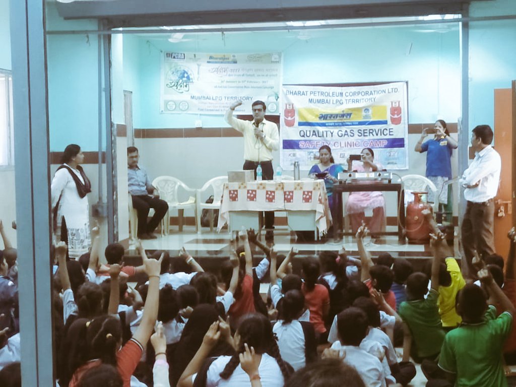 bpclqualitygas's tweet photo. @bpclqualitygas did a Safety Clinic at Hasnabad Uttar Prathamik Municipal School. Interesting session 
#kidz participated in #PCRA's Saksham Rashtriya Pratiyogita.#Sketchpens gifted to kidz thanks to @VishalKabraBPCL @kumar4360 @BPCLLPG @BPCMumbai @BPCUran https://t.co/6ks927yojF