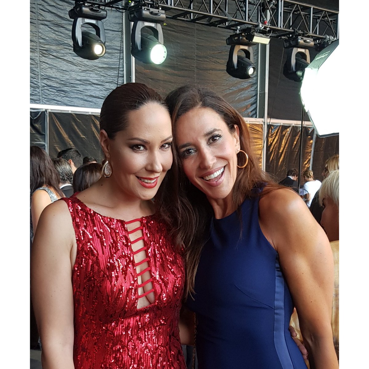 Elsa Anka (@elsaanka) on Twitter photo Me voy #SOBRERUEDAS con <a href="/rosariomohedano/">Rosario Mohedano</a>, que está viviendo su momento más dulce
Recuerdos cuando era niña de kilómetros y kilómetros por carretera con sus padres y su tía. Ahora es ella la que los hace como artista. Es su momento más dulce, y se nota:
elsaanka.com/sobre-ruedas-c… Me voy #SOBRERUEDAS con <a href="/rosariomohedano/">Rosario Mohedano</a>, que está viviendo su momento más dulce
Recuerdos cuando era niña de kilómetros y kilómetros por carretera con sus padres y su tía. Ahora es ella la que los hace como artista. Es su momento más dulce, y se nota:
elsaanka.com/sobre-ruedas-c…