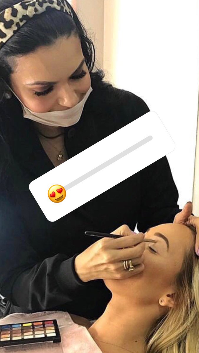 StephBert4's tweet image. makeup 🥰