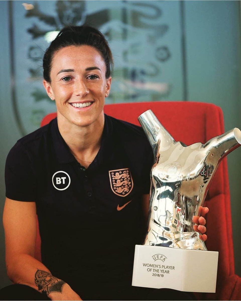 HUGE congrats to <a href="/LucyBronze/">Lucy Bronze MBE</a> on her <a href="/ChampionsLeague/">UEFA Champions League</a> #playeroftheyear award!She’s on fire!🔥💪 📸 <a href="/LucyBronze/">Lucy Bronze MBE</a> #womensfootball #thisgirlisonfire