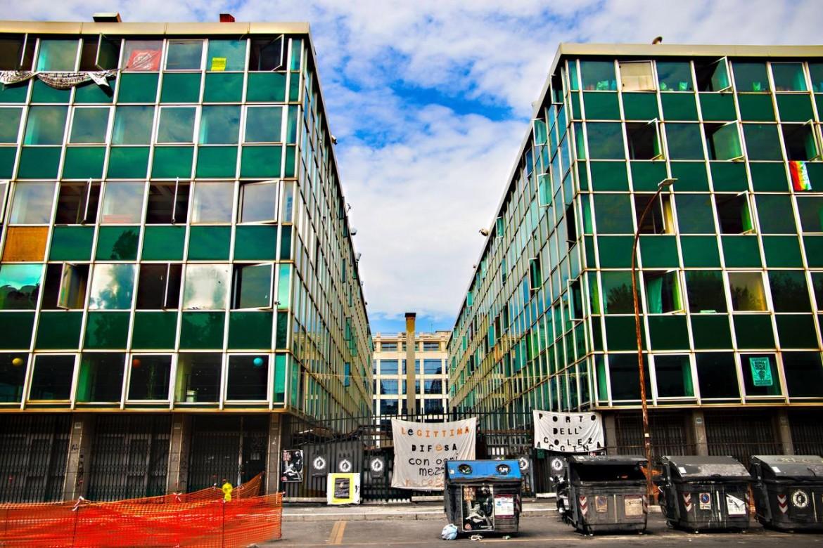 L’attacco alle occupazioni romane alla prova del nuovo governo ilmanifesto.it/lattacco-alle-… Sospeso sgombero di viale Caravaggio. Imminente quello di Casa delle donne <a href="/luchaysiesta/">luchaysiesta</a>.
Con <a href="/shevvu/">shendi veli</a> facciamo il punto su stato spazi e case dei movimenti, su <a href="/ilmanifesto/">il manifesto</a> 
#salviniacasa