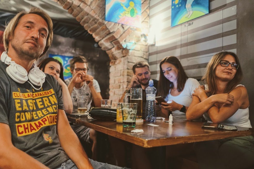 Záříjové #TopMonksCaffe bude speciální! Představíme vám  prototyp první elektronické vodní dýmky na světě, kterou vyrábíme přímo u nás. Náš #startup HookaMonk můžete přijít otestovat už v úterý 3.9. od 7 p.m. 
Registrace: meetup.com/TopMonks-Caffe…