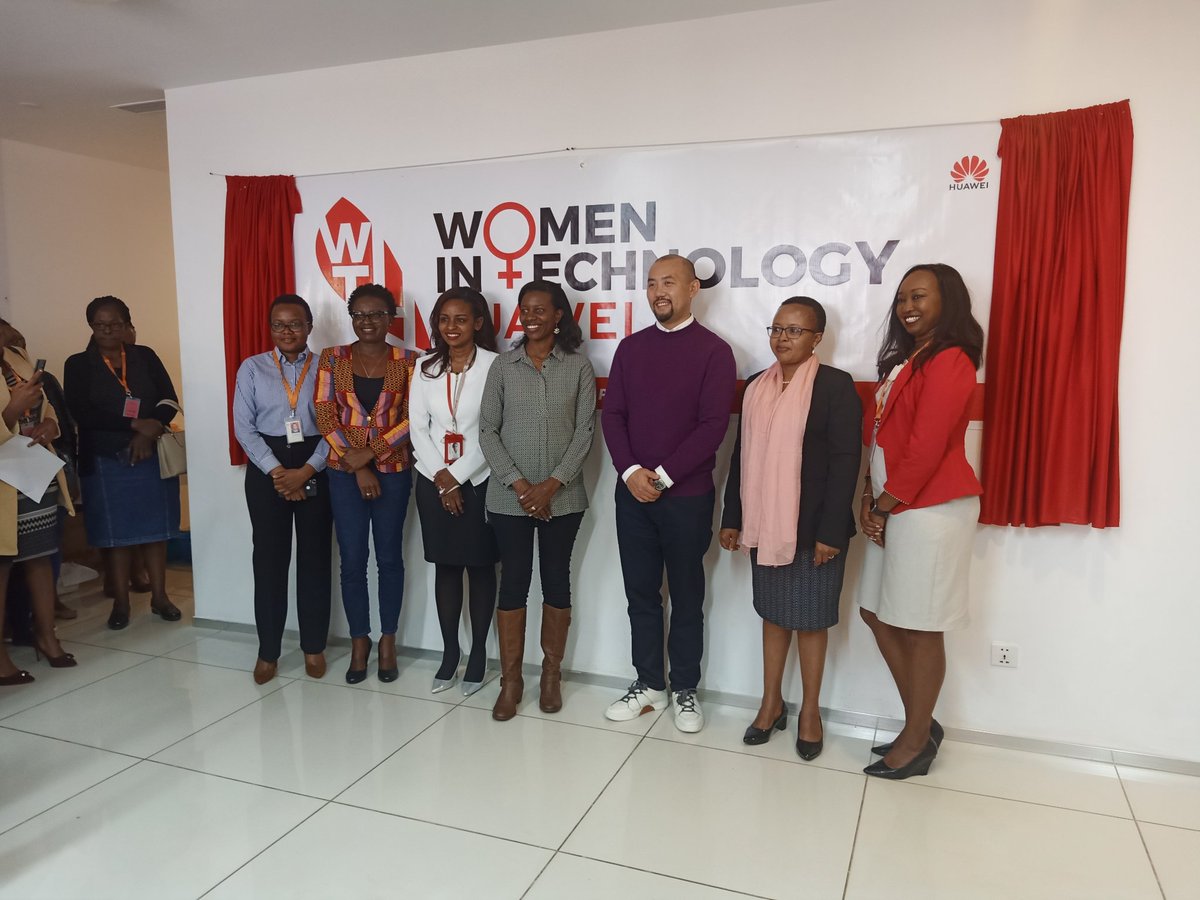 vee_wadegu's tweet photo. #WITHLAUNCH #Huawei_kenya women In technology Huawei Launch.Empowering women https://t.co/lhQXIlwYIM