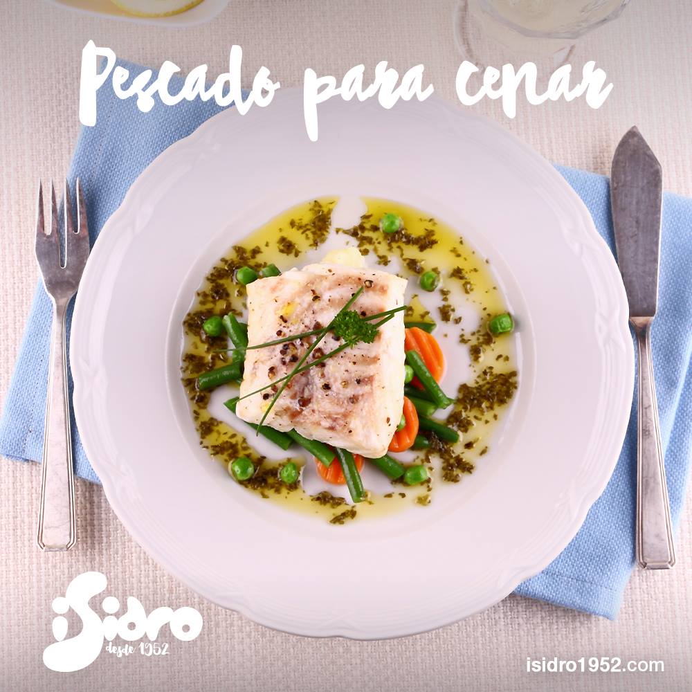 ¿Sois más de cenar pescado o carne? Según un informe del Instituto de Salud Pública de Madrid, el pescado contiene proteínas poco fibrosas que hacen que sea suave y de fácil de digestión. 🐟🐟🐟
Así que... ¡A CENAR PESCADO SE HA DICHO! 😉