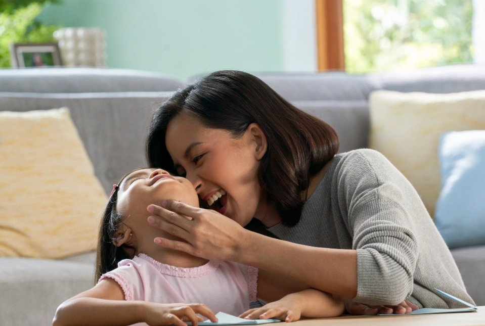 jcintal7's tweet photo. Bianca and I make sure that one of us is at home to spend time with our daughters. We see to it that we are there for them all the time. ❤ #SimilacGainSchool #TeamParenting https://t.co/PM20S5XdeI