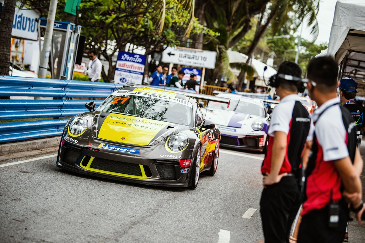 carreracupasia's tweet photo. It was #NovuRacing ‘s @Yuey_Tan who snagged the fastest time in FP1 for #CarreraCupAsiaProAm, with a 1:41.594 lap. Close behind were @FrancisTjia of #OpenRoadRacing (1:41.758) and #SuttiluckBuncharoen of #TrueVisionsMotorsportThailand (1:41.966) https://t.co/84G55fydM1