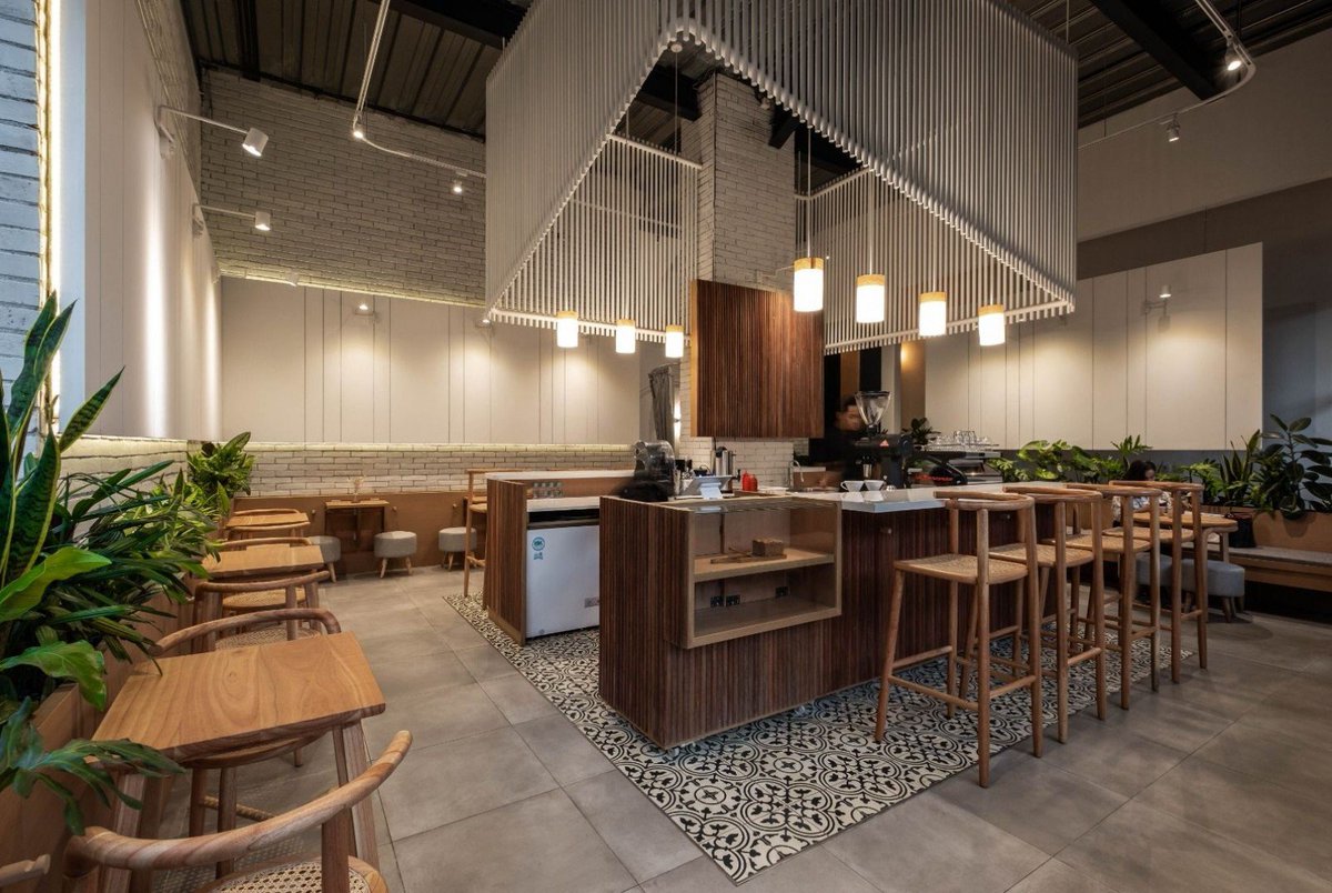 Archify On Twitter Di Bagian Entrance Kita Dapat Menemukan Bar Table Yang Juga Difungsikan Untuk Outdoor Seating Di Bagian Dalam Coffee Bar Diletakkan Di Bagian Tengah Ruangan Dengan Area Dine In Mengelilingi