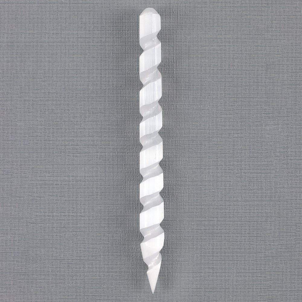 Mojolistic1's tweet photo. Fiver Friday – A Selenite Spiral Wand https://t.co/7jWxc85ToK https://t.co/c1P0XleKMX