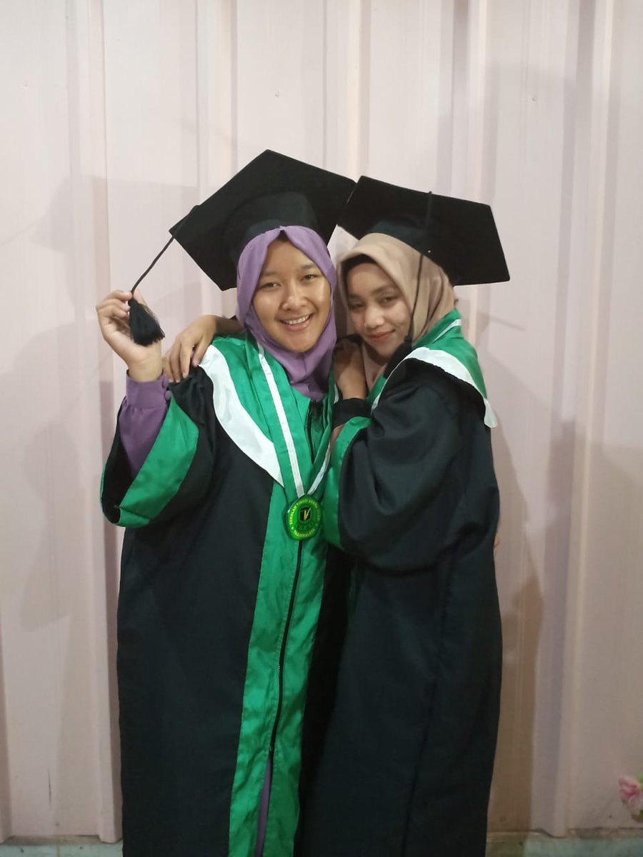 Infozadut's tweet photo. Alhamdulillah besok #wisuda hehe https://t.co/W5dgtnEEfx