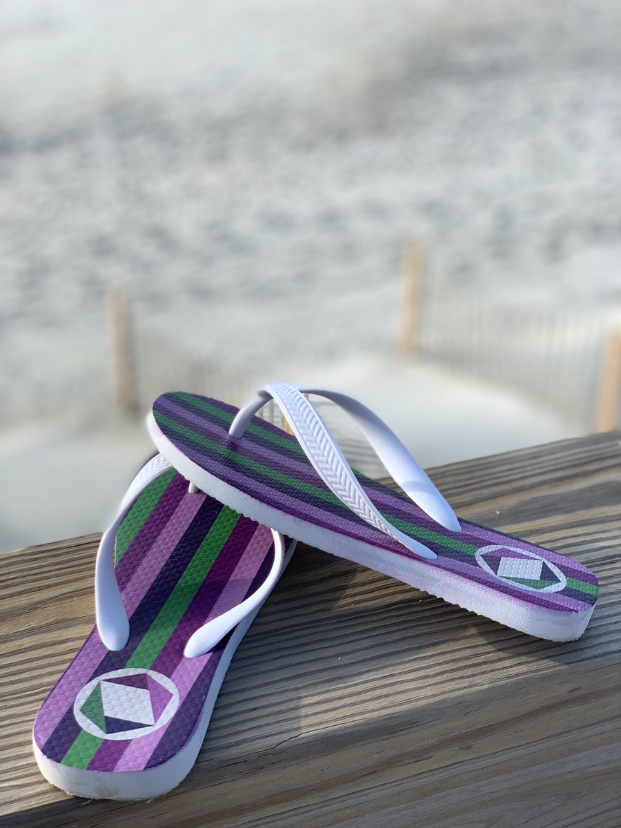 CarlaRNelson's tweet photo. Last day of family vacation in Topsail, NC! Forgot my #EKHat but remembered everything else! @EKConsulting https://t.co/w9xaht645d