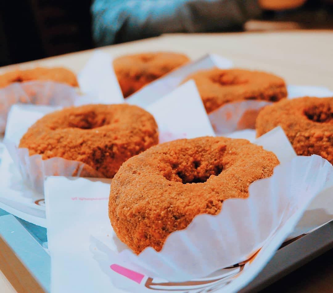 dunkinph's tweet photo. Sco pa tu manaa 🤔🍩 https://t.co/SgATQIAiWy