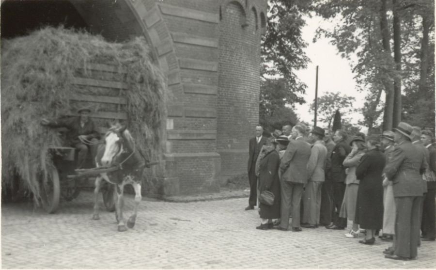 SAkampen's tweet photo. Stadsboeren in Kampen. Hierover gaat het Pronkstuk van deze week: https://t.co/vBaQsAjekJ
#stadsarchiefkampen #pronkstukken https://t.co/ZprpsKtuwf