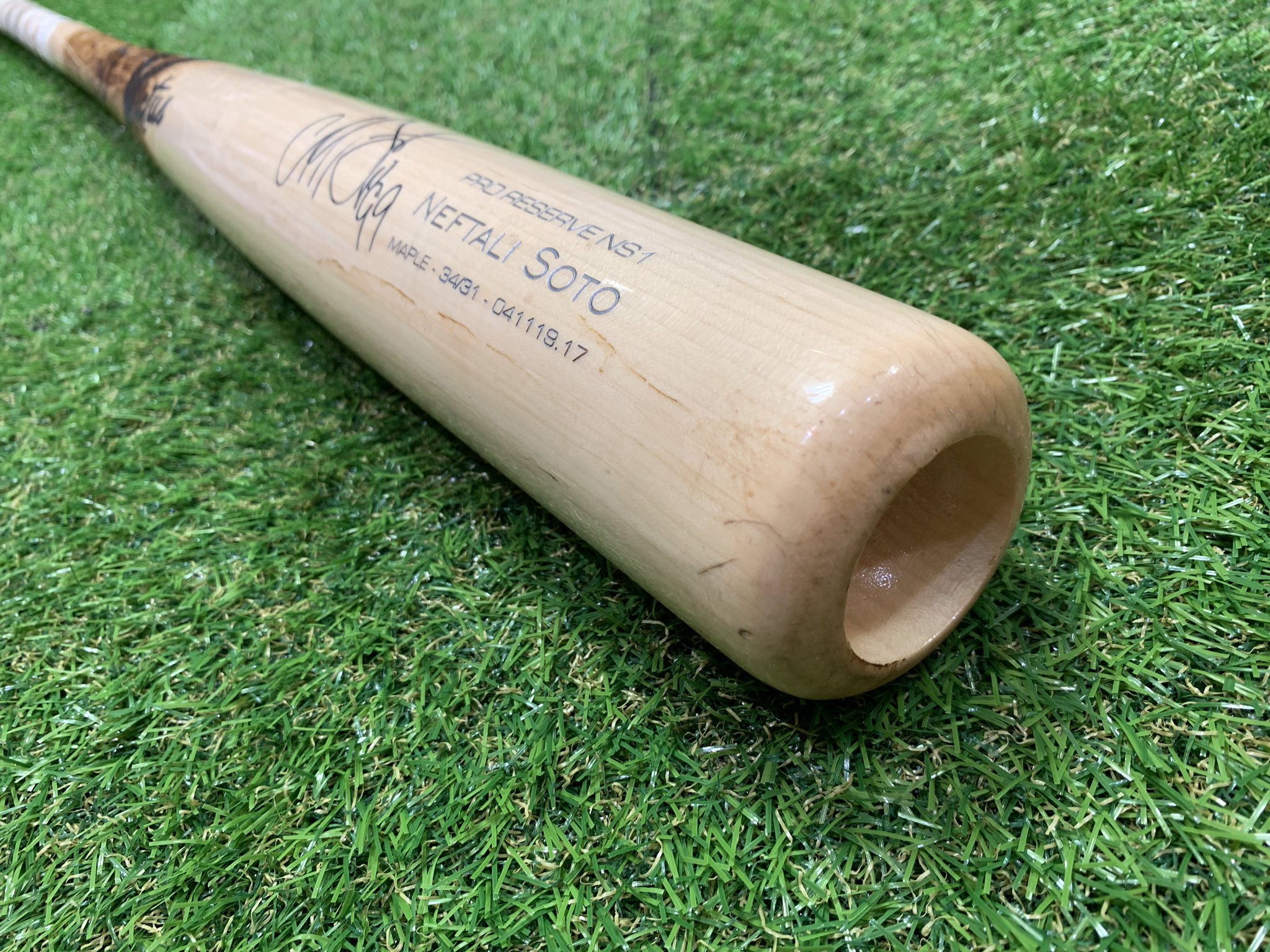 NPBマーク付　支給品　中日ビシエド選手 Victas メープルバット NPBマーク付 支給品 中日ビシエド選手 Victas メープルバット