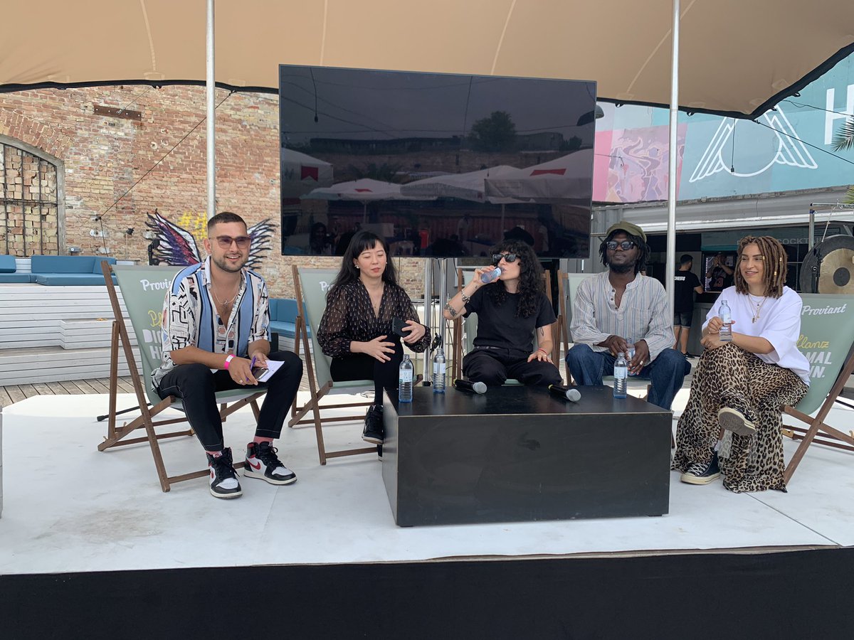 juliette_larthe's tweet photo. @BerlinFashFilm #berlincommercial ‘Come as you are’ Panel with #elishasmithleverock #shihtinghung #jesskohl #emmanueladjej hosted by our #lloydpursall
@PRETTYBIRDUK @PRETTYBIRDPIC
@missmargomars @we_are_lief https://t.co/zIr8svtcjg