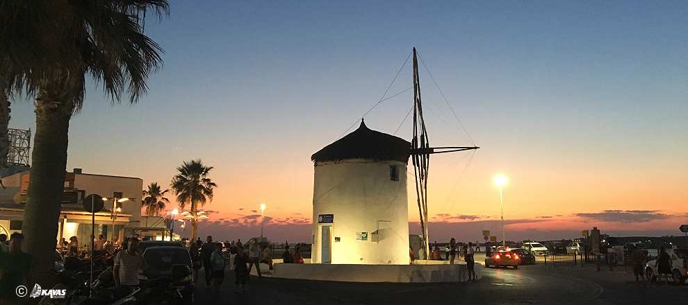 PAROS, CYCLADES for SAILORS:

Sandy beaches, turquoise waters, quality food, an abundance of water sports and a vibrant nightlife are generously offered...

Read more: bit.ly/2ZCD0Kq

#paros #greece #cyclades #charter #sailing #yachting #holidays #aegeansea