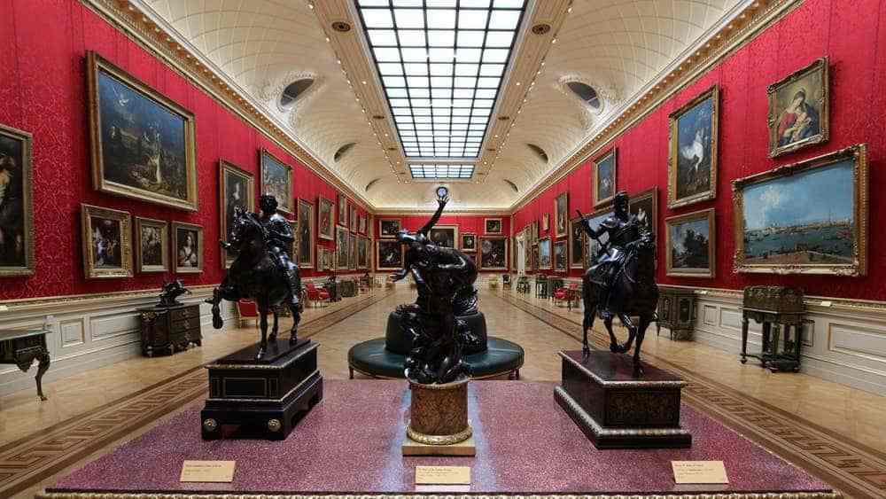 designedtours1's tweet photo. Get to know some of the Best Art Galleries in London https://t.co/68jJBPVtCg https://t.co/FwNLs5B95t