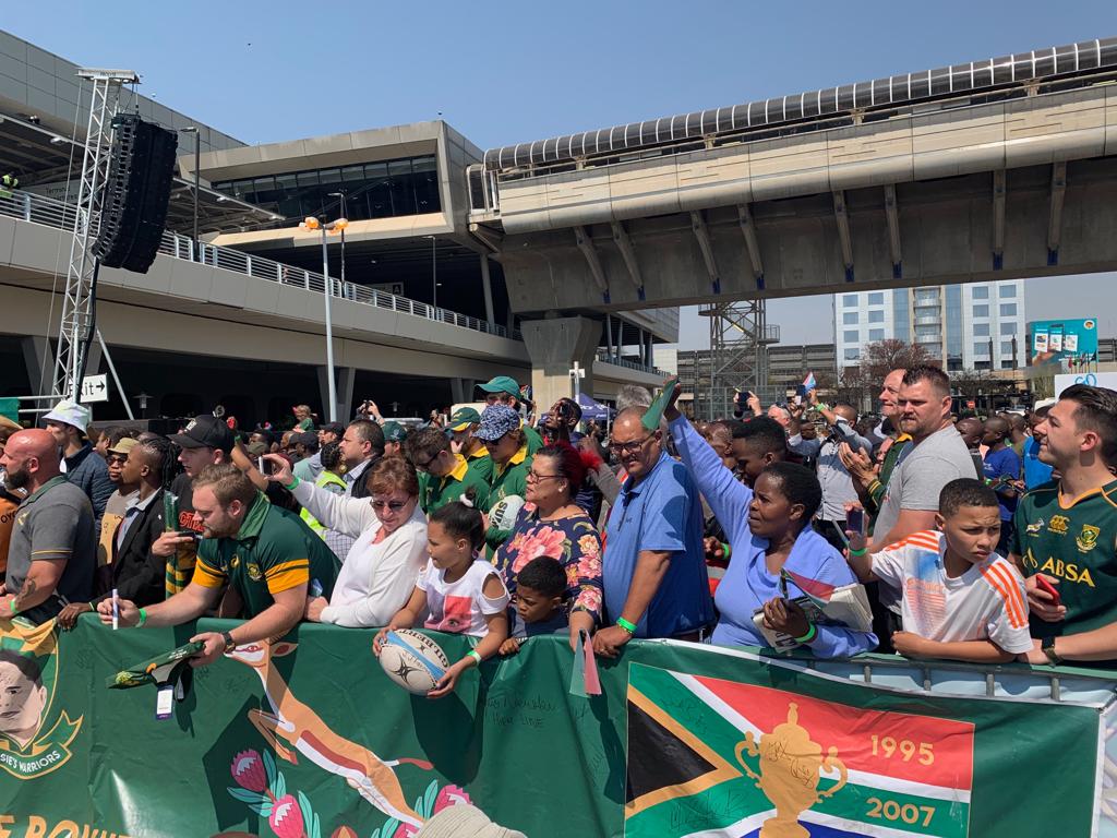 ortambo_int's tweet photo. O.R Tambo International Airport is painted green and gold.
Make us proud Bokke. 🇿🇦South Africa is behind you all the way.

#Boksendoff
#StrongerTogether
#Springboks https://t.co/fJgjAzKnEn