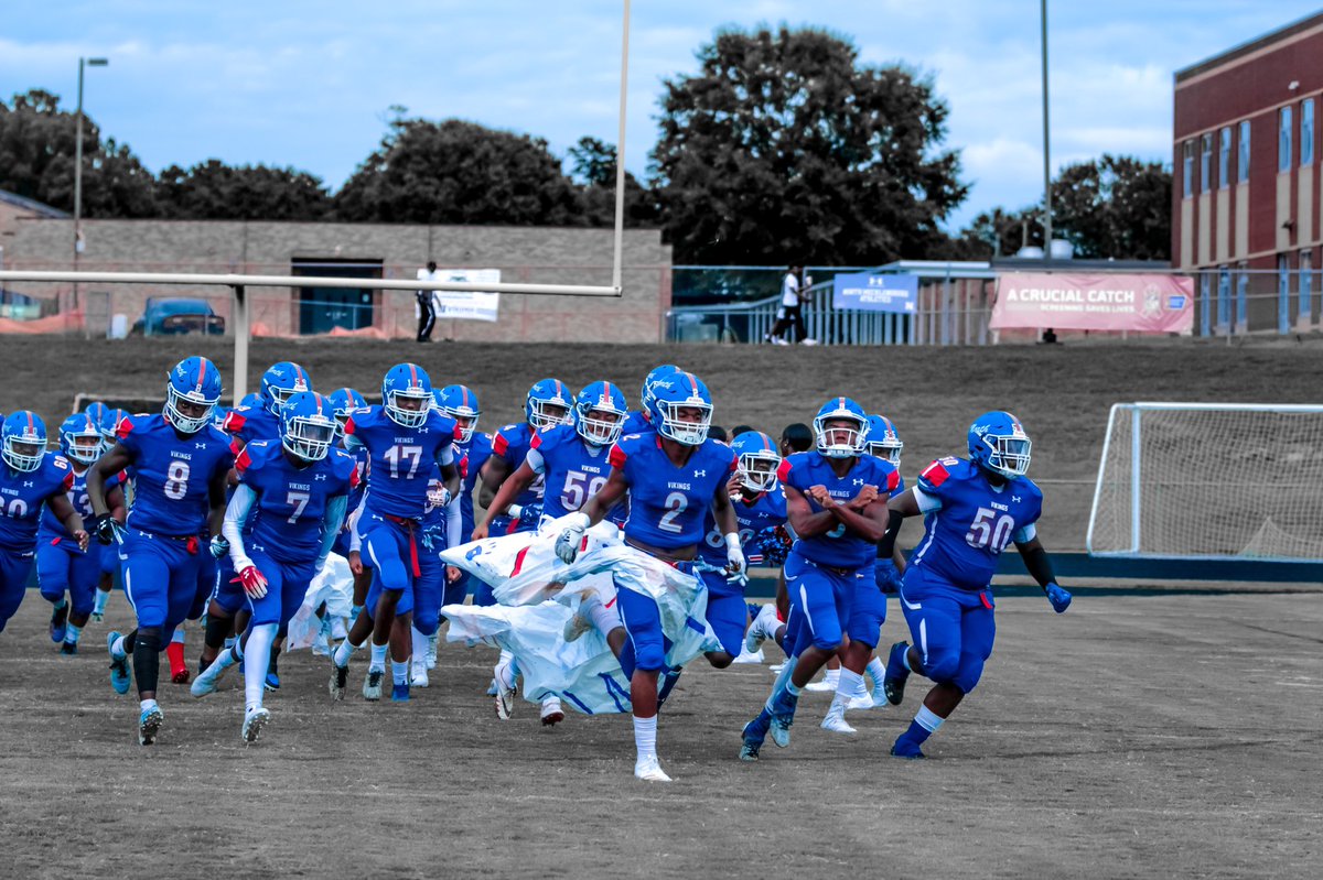 It’s Game day!  Game #2 @ <a href="/OlympicFB/">⭕️lympic Football</a> !  Kickoff at 7pm!  #beuncommon