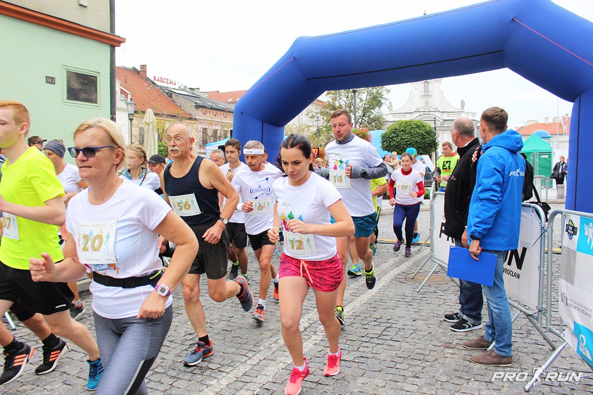 ArchKrakowska's tweet photo. ❗ W sobotę, 21 września 2019 r. odbędzie się w Wadowicach Bieg Dobroczynności na dystansie 5 km. Organizatorem wydarzenia jest Instytut Dialogu Międzykulturowego im. Jana Pawła II w Krakowie. Zachęcamy do udziału!

▶️ https://t.co/4YPJRxG39C

@EpiskopatNews @idmjp2 https://t.co/0oPkIbeuV0