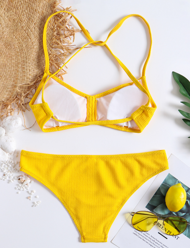 Order 2 swimwear and send them by DHL Free shipping Retail price USD 19.9

7604 Amazon hot style women's swimwear

size S M L ,Our wholesale price discount to your surprise, please contact me, thank you!