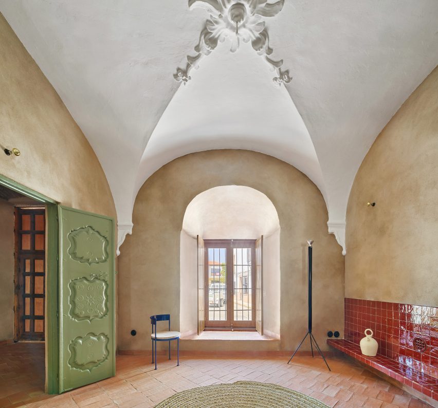 Materie nuove e restaurate s'intrecciano in questa abitazione rimessa a nuovo in #spagna dallo studio d'architettura Lucas y Hernández-Gil

iglooo.it/la-tradizione-…