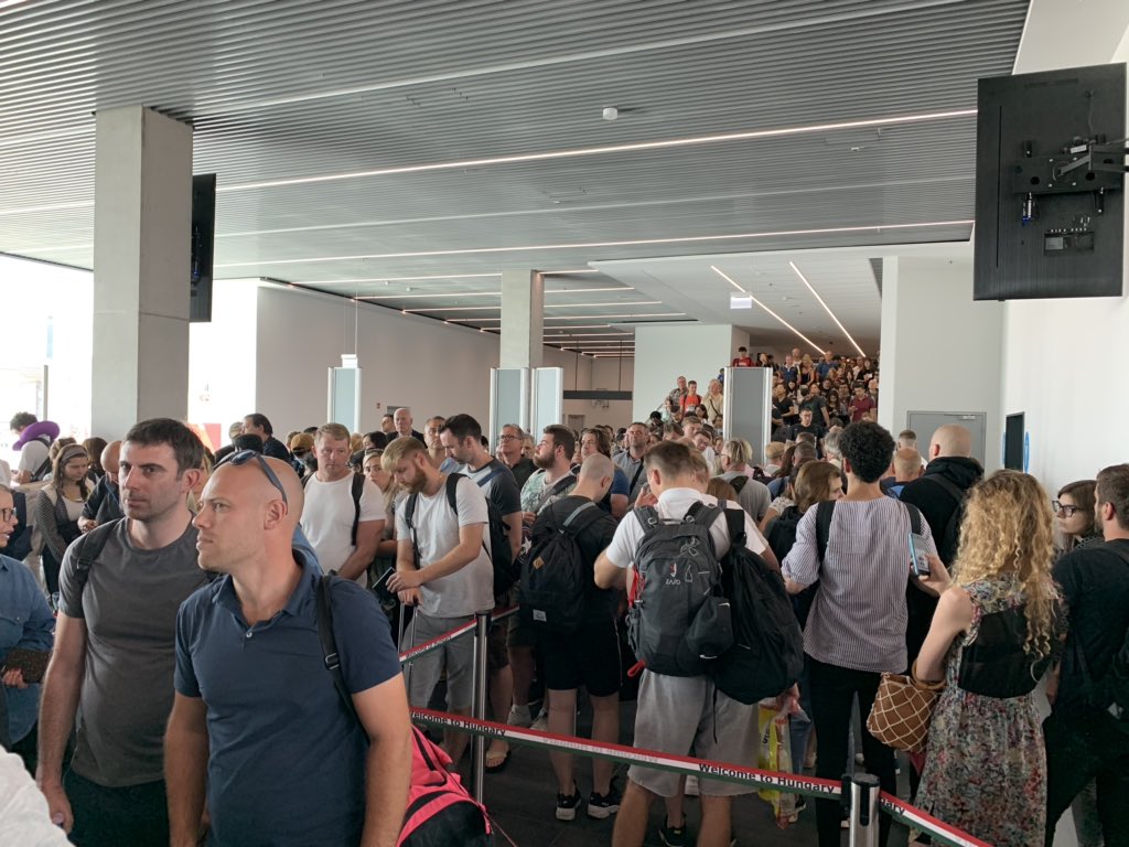 kotsovinos's tweet photo. @budairport This is what the new immigration hall looks like at the moment. https://t.co/y9T1UZTLgv