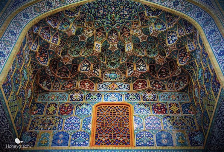 Meditating on the stunning tilework at the #Malek National Museum of #Iran, beautifully captured by talented @honeyjomei via #HoneyJomei / #HoneyGraphy. #architecture #art🎨#photooftheday📷 #WomenInCulture #travel #PeaceWithIran🕊