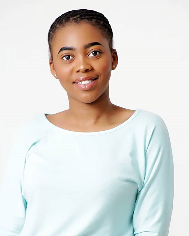 fcbmodels's tweet image. Both facial expressions and poses can be improved by practising with props, products and wardrobe. Examples of props could be a floppy hat, a long shawl or a beach ball. The idea is to practise using and reacting to the prop.

Model: Londeka Nduli
Lens : @king_masah

#Modeli…